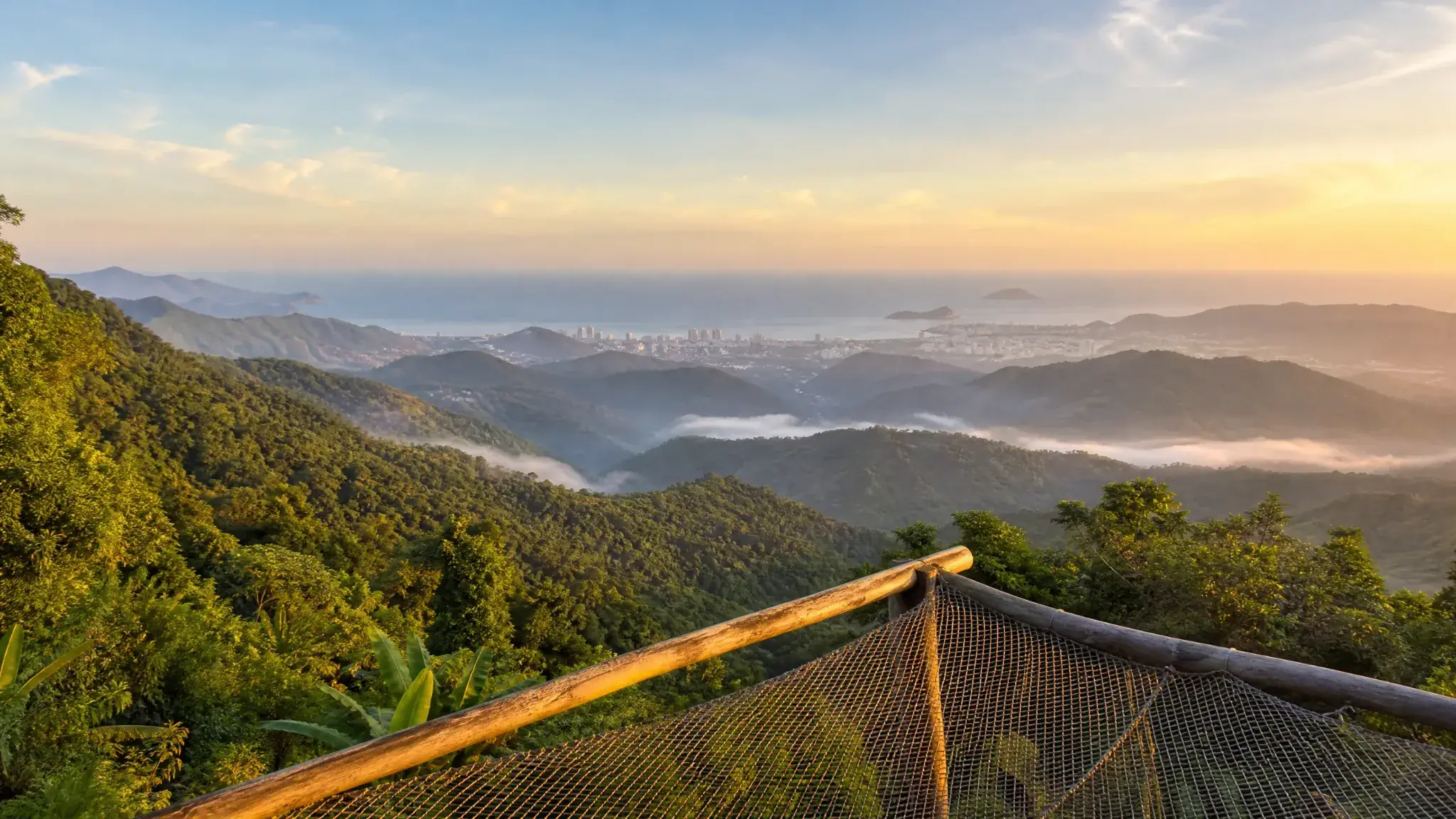 Vista panorámica desde los miradores de Minca hacia el Mar Caribe y Santa Marta